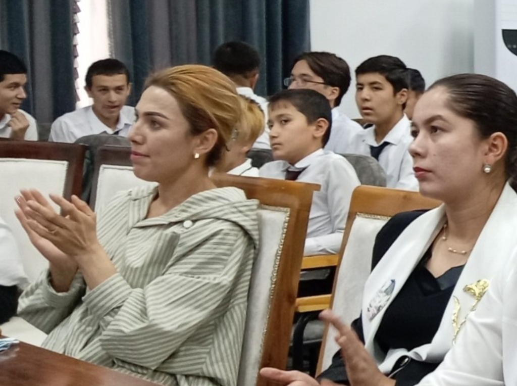 Tadbirda ustoz va murabbiylar mehnatiga bildirilgan samimiy olqishlar